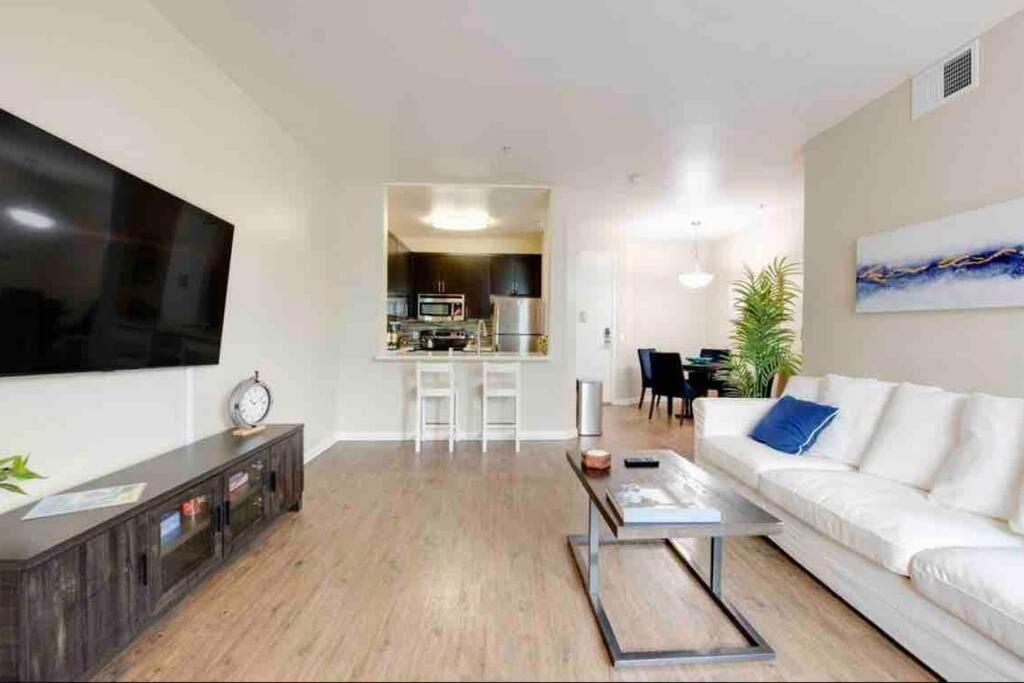 The Nest A Spacious 1 Bedroom Apartment With A Pool View Los Ángeles Exterior foto